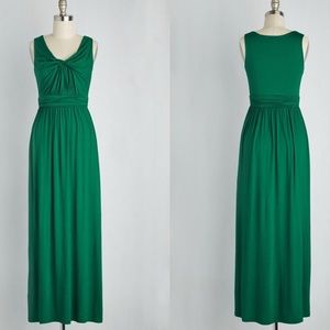 “Brunch at Home” Maxi in Emerald